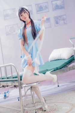 女生夹完腿为什么总是一跳一跳的